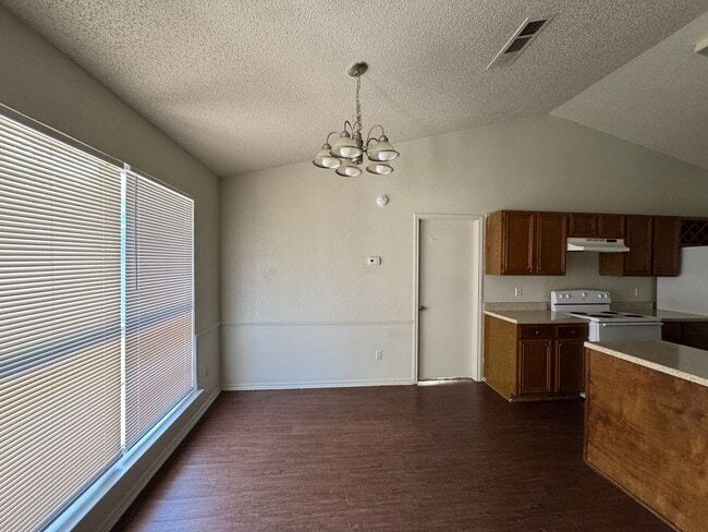 Photo - 2505 Windmill Dr