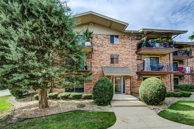 Building Photo - 5324 Waterbury Dr Unit 1502 Rental