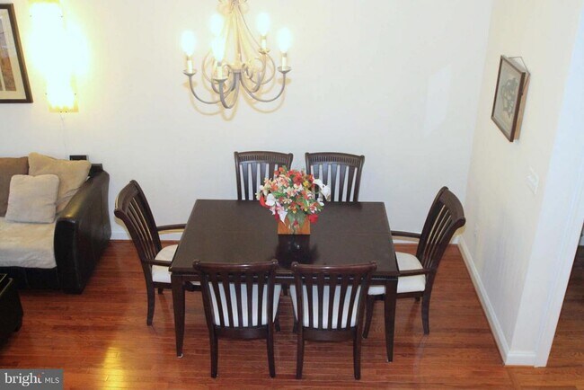 Photo - 623 Hurdle Mill Pl