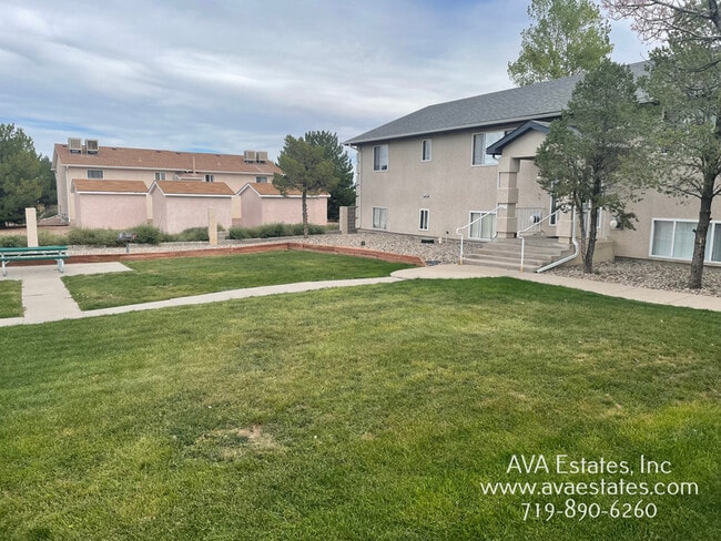 Photo - 719 E Laporte Dr