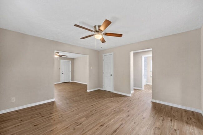 Photo - Newly Renovated 3/1 for Only 900 Per Month