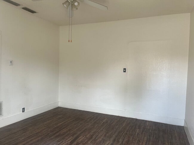 601/603 W. 1st St.