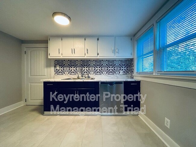 Photo - 5087 Meadowbrook Dr