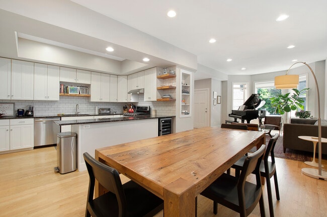 Photo - 4532 N Damen Ave Unit 1