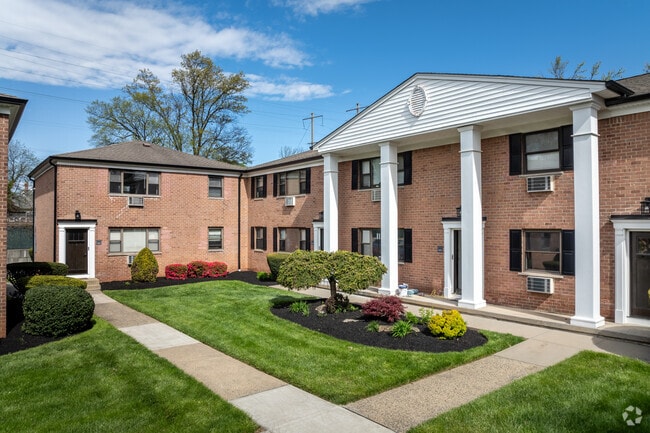 Building Photo - Bridgeton Apartments