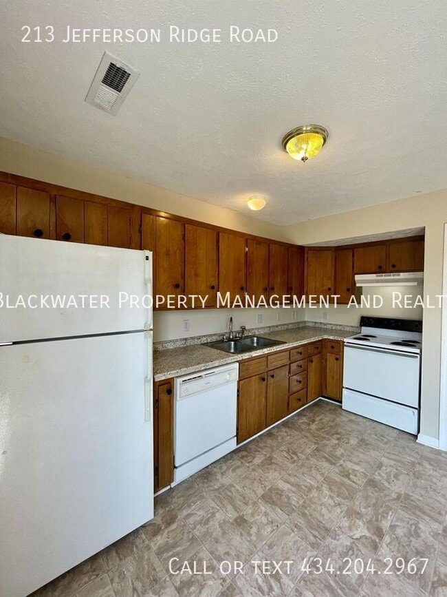 Photo - 213 Jefferson Ridge Rd