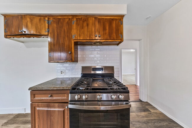 Photo - 6943 Nagle Ave