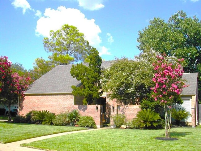 Building Photo - 2303 Cherry Bend Dr Rental