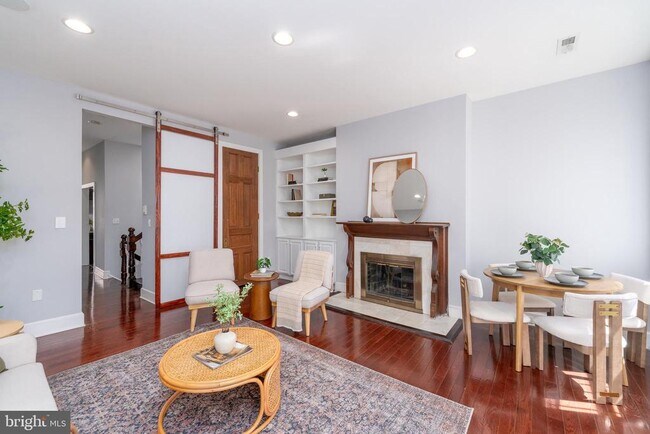 Photo - 15 W Biddle St Unidad 15C