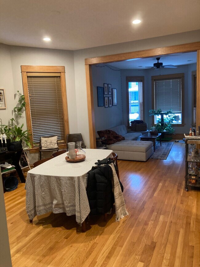 Photo - 2507 N Kimball Ave Unidad 1