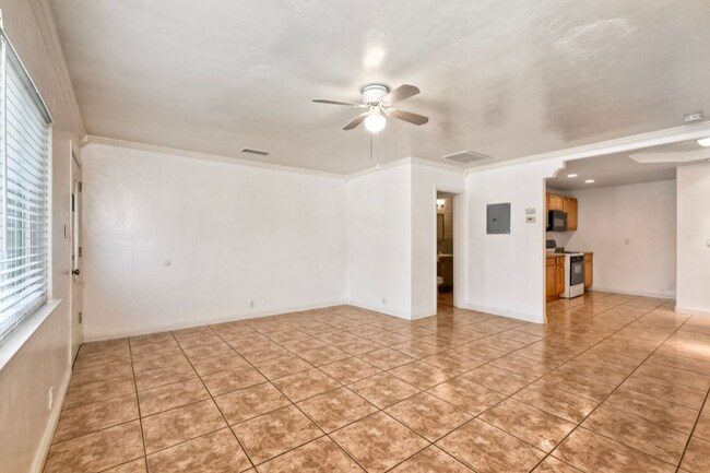 122 Johnston Ln