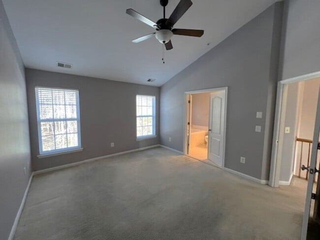 Photo - 10312 Nareen St