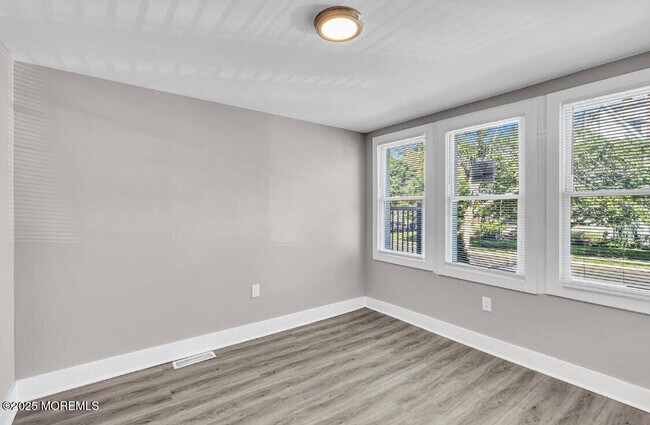 Photo - 700 Fifth Ave