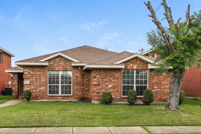 Building Photo - 705 Pine Hollow Dr Rental