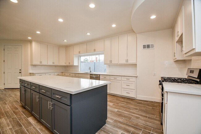 Photo - 8115 Fondren Lake Dr