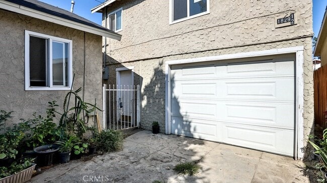Building Photo - 1829 E 63rd St Unit 1829 Rental