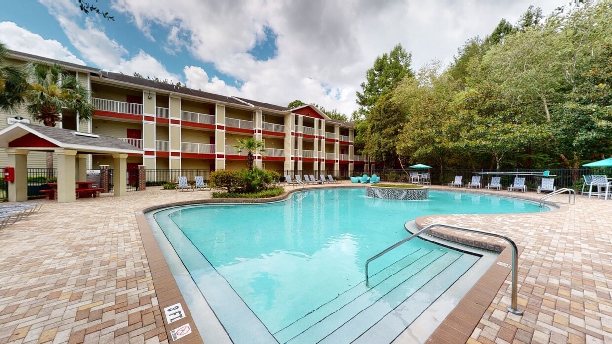 Photo - Lux 13 Apartments