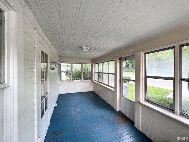 Photo - 410 E Hillside Dr