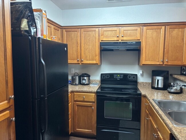 Photo - 1190 S Winery Ave