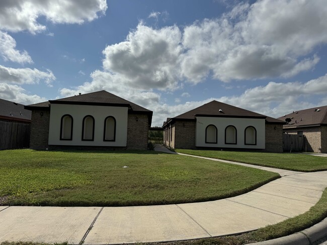 Building Photo - 3004 E Diamondhead Ave Unit 3 Rental