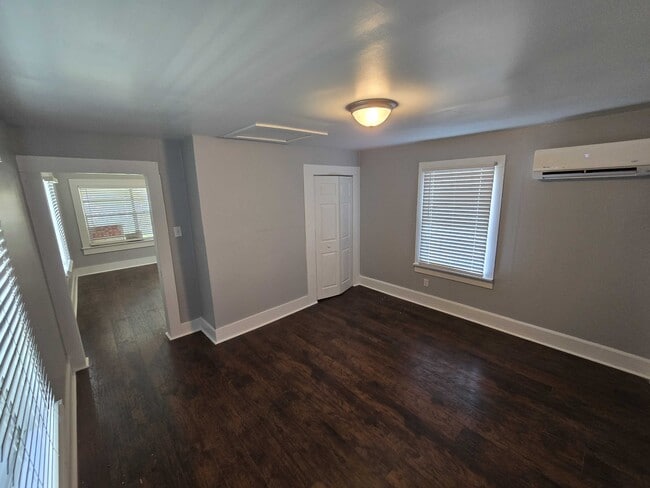 Photo - 713 Avenue F