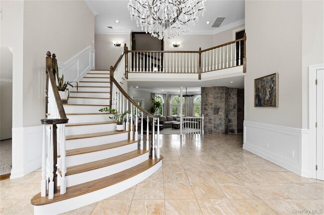 4 Fawn Ln