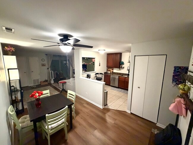 Building Photo - 2234 Abbeywood Dr Unit Apt C