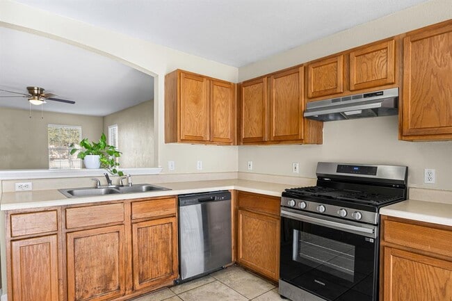 Photo - 17611 Wiseman Dr