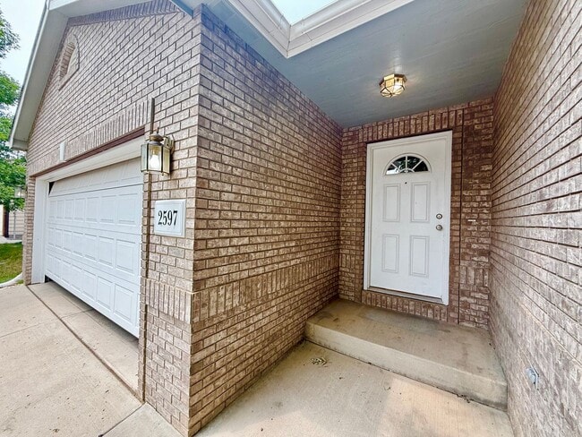 Photo - Ranch Style Home Located on Dead-End Street, Easy Access to I-25