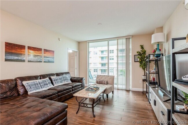 625 Casa Loma Blvd Unit 705