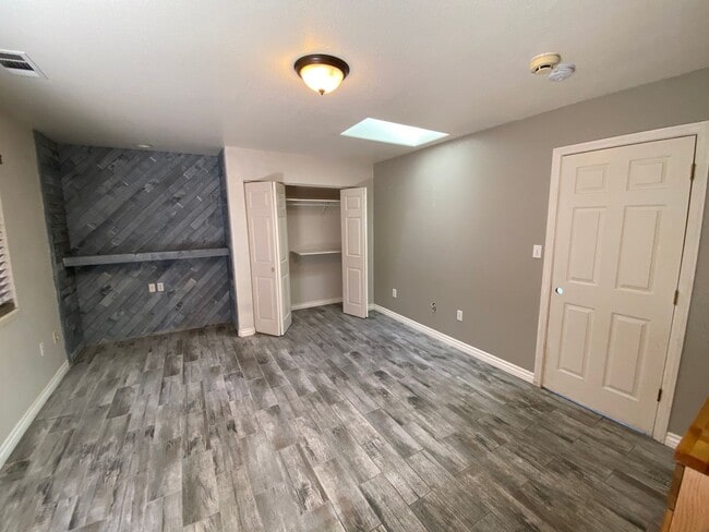 Photo - 424 S B St