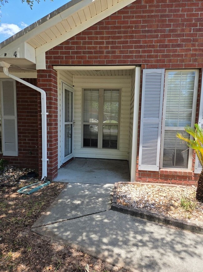 Photo - 3 Bedroom 2 bath fenced back yard in a quiet neighborhood!!