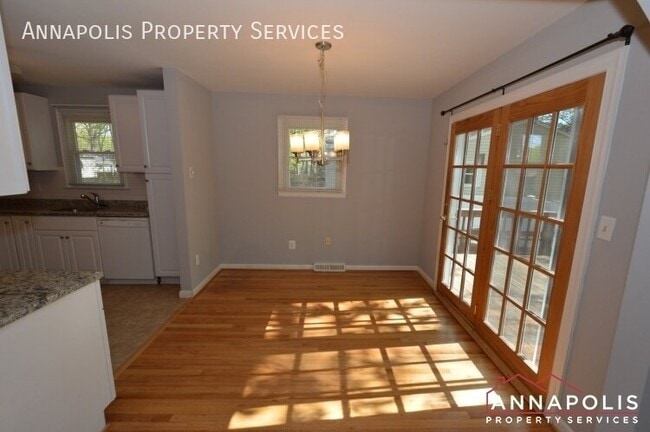 Photo - 556 Arundel Dr
