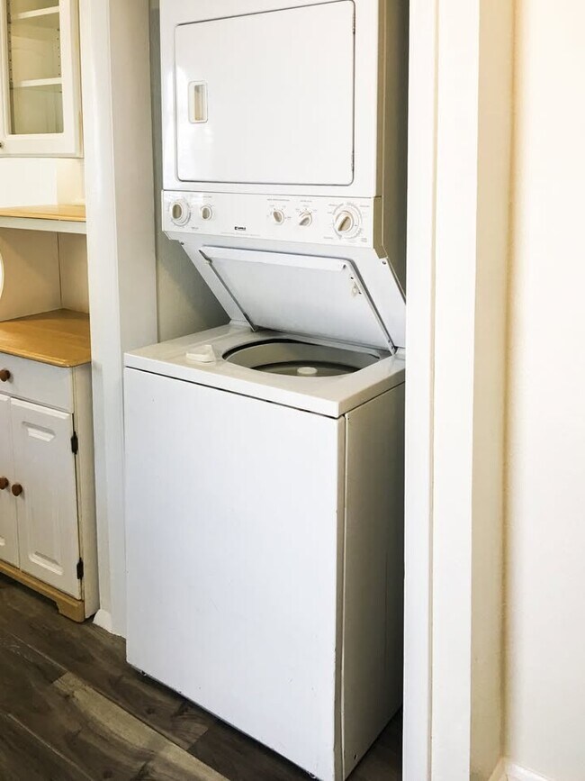 Photo - 5-915 24th Ave N