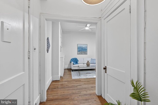 Building Photo - 3039 Macomb St NW Unit 16