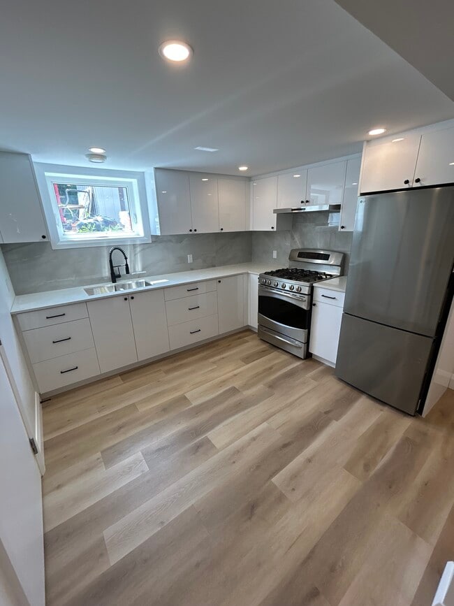 Photo - 1100 Richard Av Unit 3