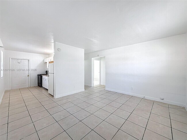 Photo - 2419 NW 6th Ct
