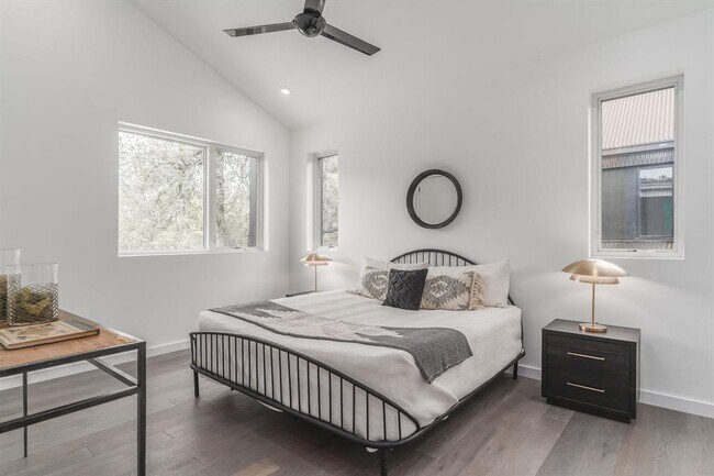 Photo - 915 Tillery St