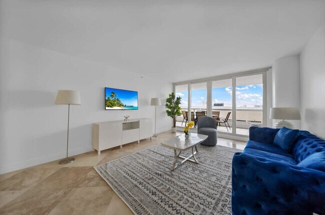 Building Photo - 1717 N Bayshore Dr Unit FL37-ID1054106P Rental