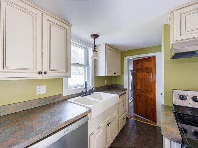 Photo - 59 Middle Rd