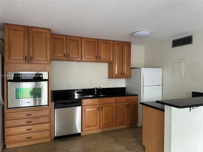 Building Photo - 637 Executive Center Dr Unit N103 Rental