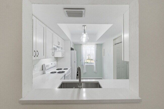 Photo - 1023 Pine Isle Ln