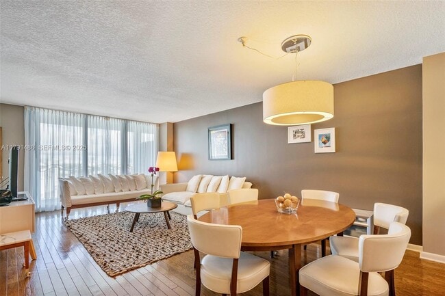 Building Photo - 1500 Ocean Dr Unit 810