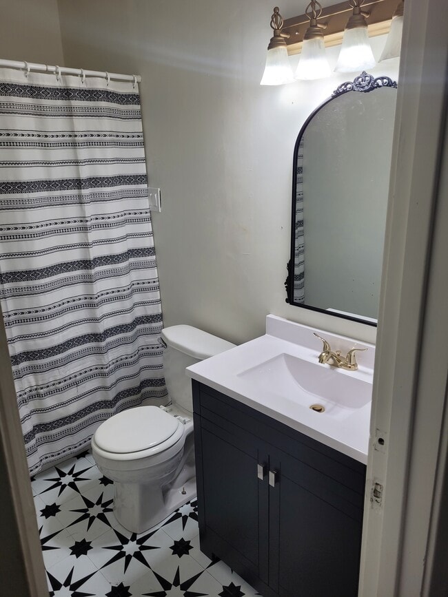 Photo - 2714 Ashman St