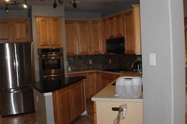 Photo - 1718 Heddon Falls Dr