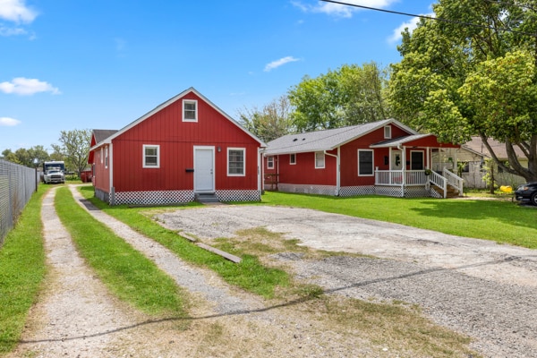 Photo - 7818 James St