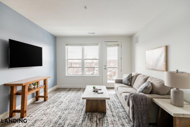 Photo - 210 W 5th Ave Unidad 521