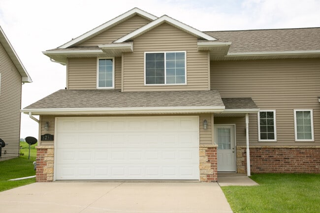 Building Photo - 6383 Osage Dr