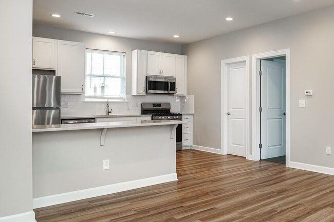 Photo - 1605 Elmwood Ave