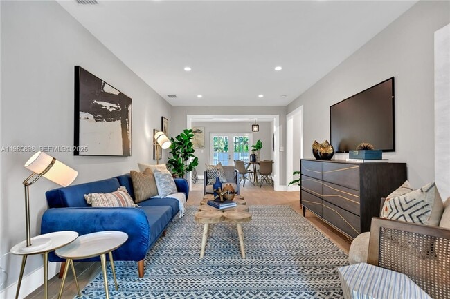 Building Photo - 1045 NE 84th St